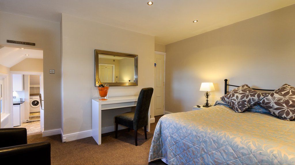 Cheshire Hospitality Ltd T\/A Lennox Lea Studios & Apartments Sale Exterior photo